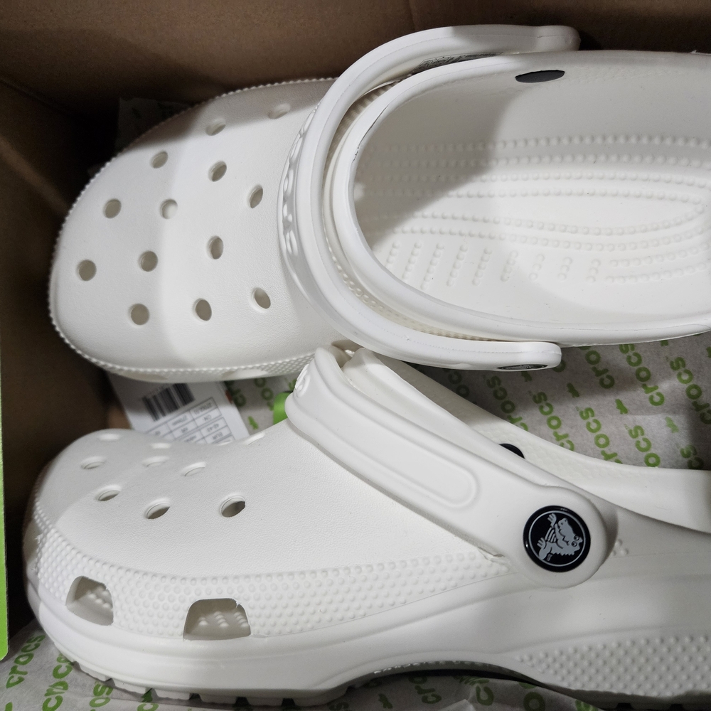 NWT CROCS Womens Size 11 White